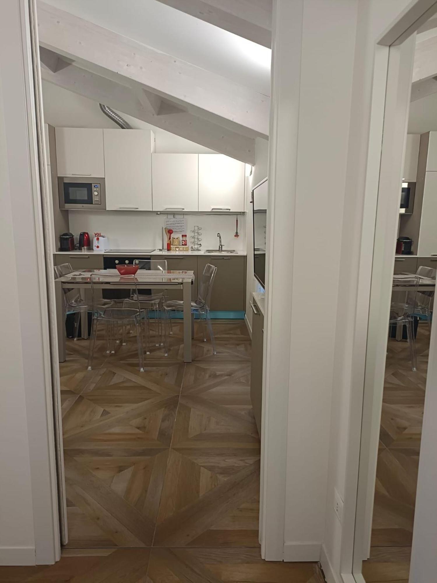 Luminoso Bilocale Zona Tibaldi Bocconi Daire Milano Dış mekan fotoğraf