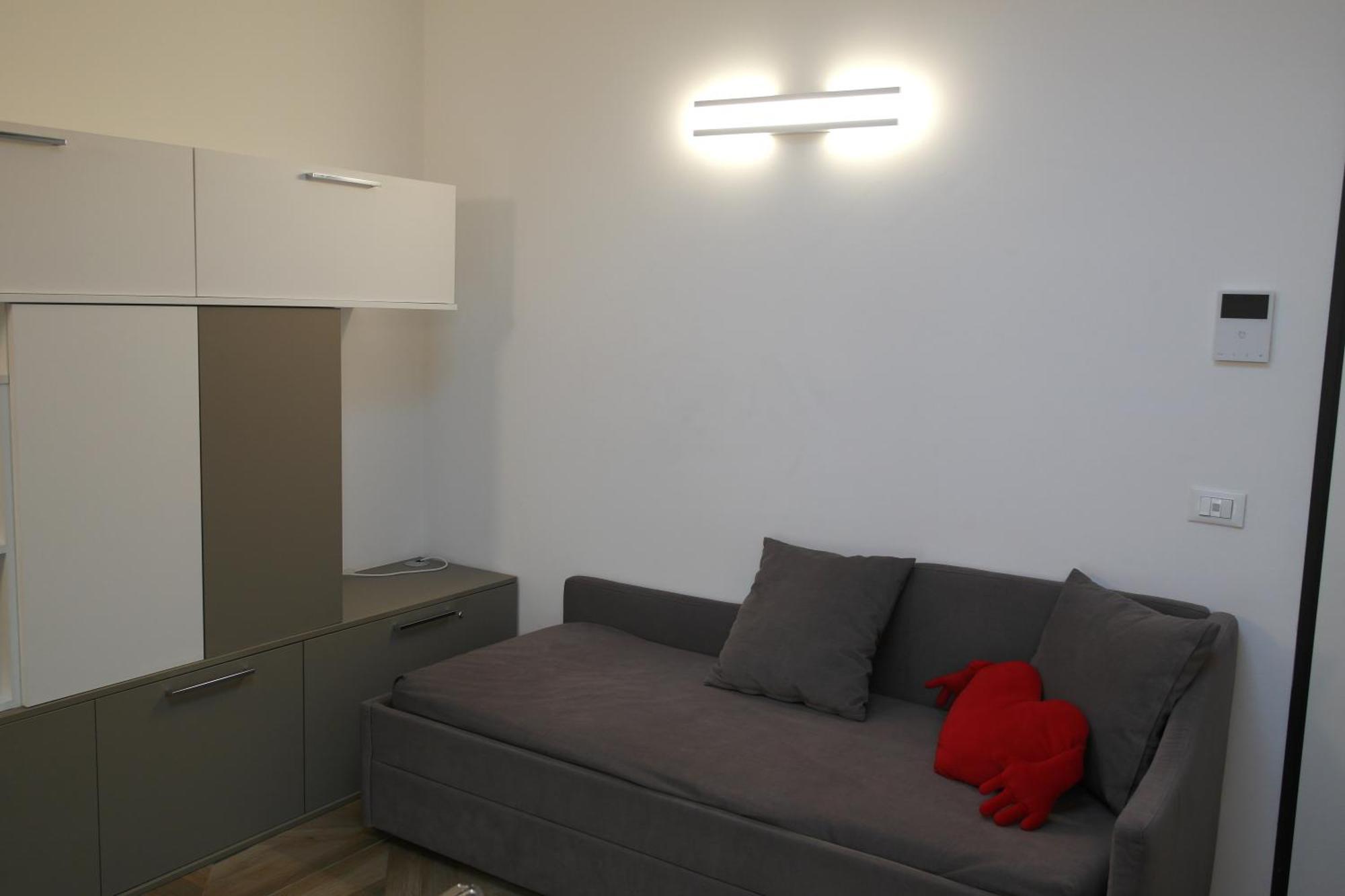 Luminoso Bilocale Zona Tibaldi Bocconi Daire Milano Dış mekan fotoğraf